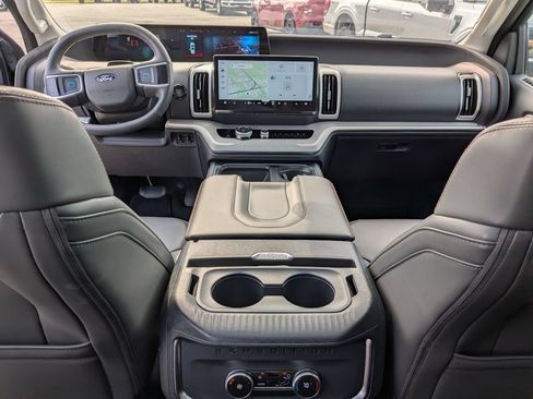 Used 2025 Ford Expedition Active AWD/4WD image 31
