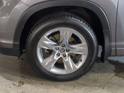 Used 2016 Toyota Highlander Limited image 30