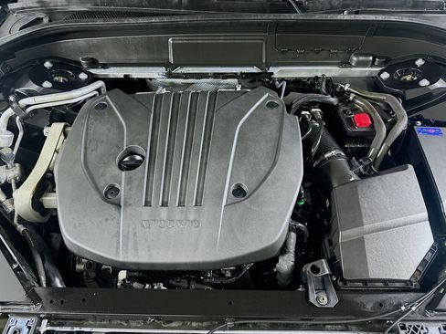 Used 2024 Volvo XC60 B5 Core w/ Climate Package image 32