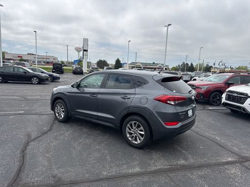 Used 2018 Hyundai Tucson SE AWD/4WD image 3