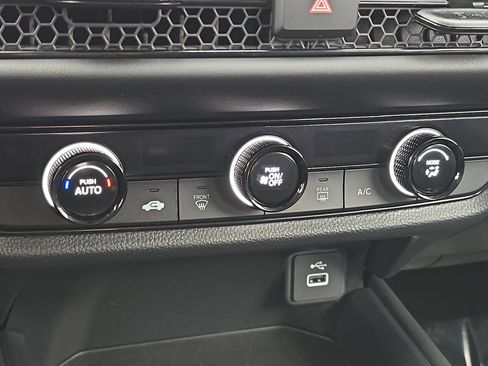 Certified 2025 Honda HR-V LX image 23