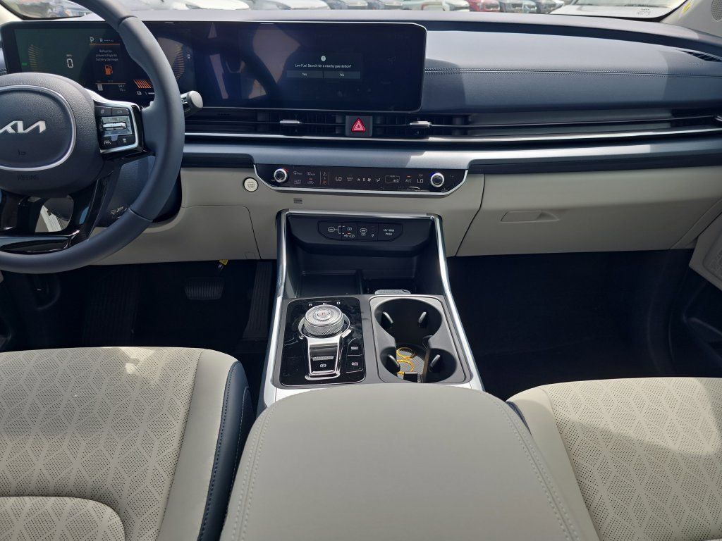 New 2026 Kia Carnival EX FWD image 15