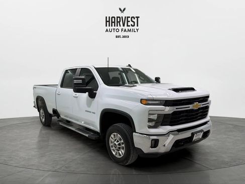 Used 2025 Chevrolet Silverado 2500 LT w/ Convenience Package AWD/4WD image 10