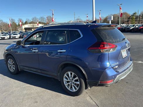 Used 2020 Nissan Rogue SV image 6