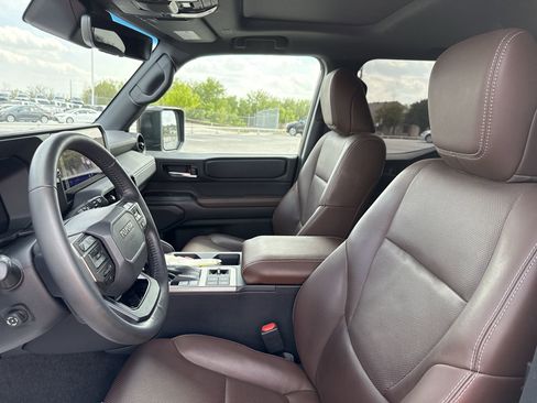 Used 2024 Toyota Land Cruiser image 13