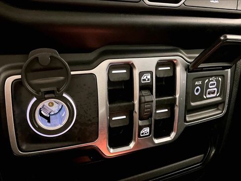 Used 2022 Jeep Gladiator Overland w/ Popular Equipment Package image 31