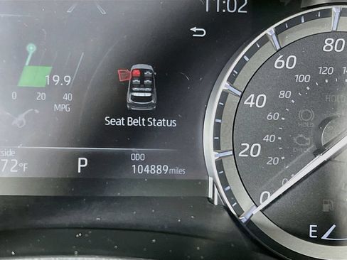 Certified 2021 Toyota Highlander XLE AWD/4WD image 11