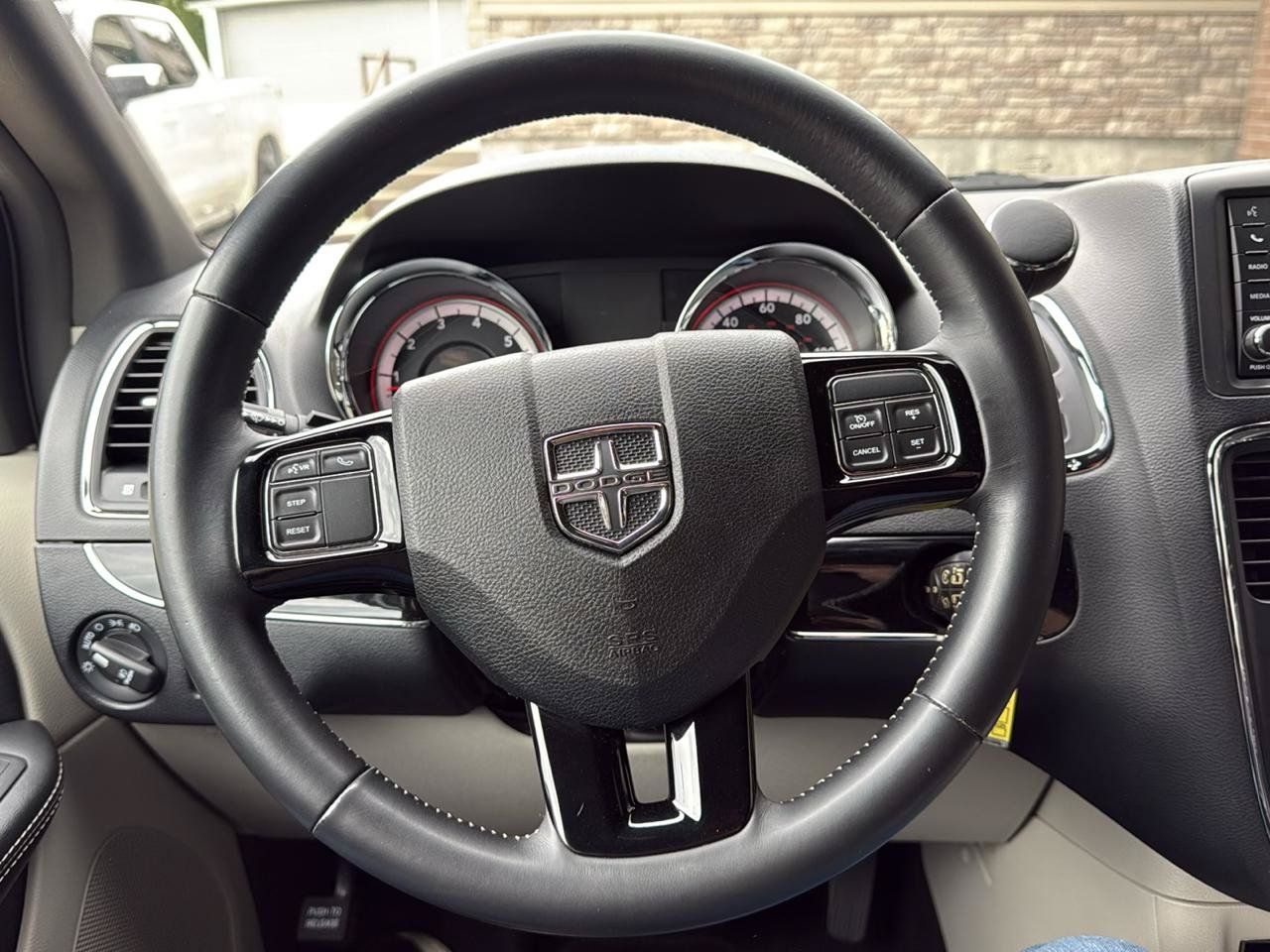 Used 2019 Dodge Grand Caravan SXT FWD image 9