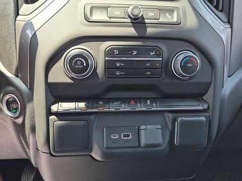 Used 2022 Chevrolet Silverado 1500 Custom AWD/4WD image 20