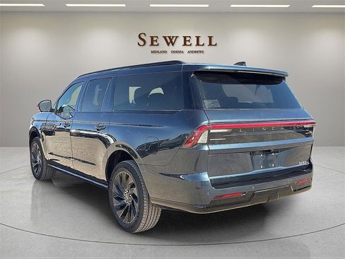 New 2026 Lincoln Navigator L Reserve w/ Jet Appearance Package image 2