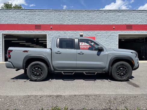 Used 2023 Nissan Frontier PRO-4X w/ Pro-4X Premium Package AWD/4WD image 2
