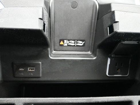 Used 2025 GMC Sierra 1500 SLT w/ SLT Premium Plus Package image 37