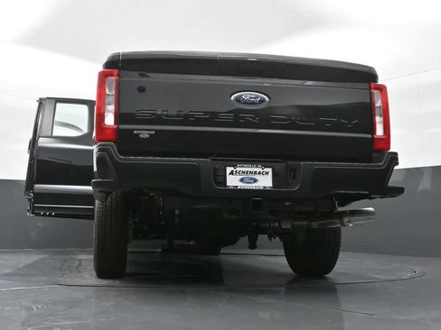 New 2025 Ford F250 XL w/ FX4 Off-Road Package image 33