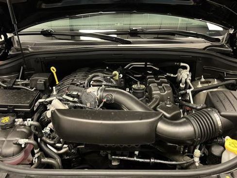 Used 2025 Dodge Durango GT AWD/4WD image 35