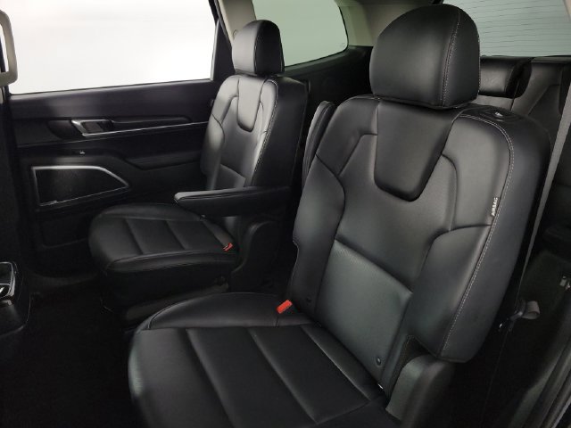 Used 2025 Kia Telluride S FWD image 18