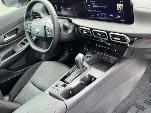 New 2026 Nissan Sentra SV w/ SV Convenience Package FWD image 12