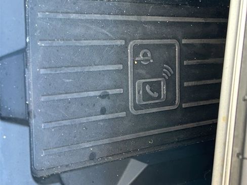 Used 2024 Audi Q3 2.0T Premium image 34