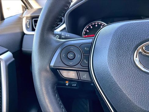 Used 2022 Toyota RAV4 XLE image 23