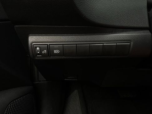 Used 2025 Toyota Corolla SE image 20