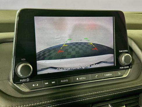 Used 2024 Nissan Rogue SV FWD image 16