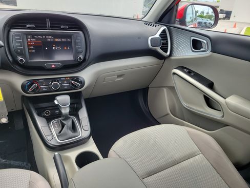 Used 2022 Kia Soul LX w/ Technology Package FWD image 16