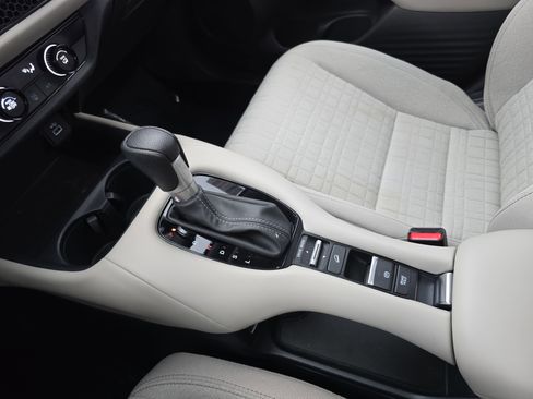 Certified 2023 Honda HR-V LX image 24