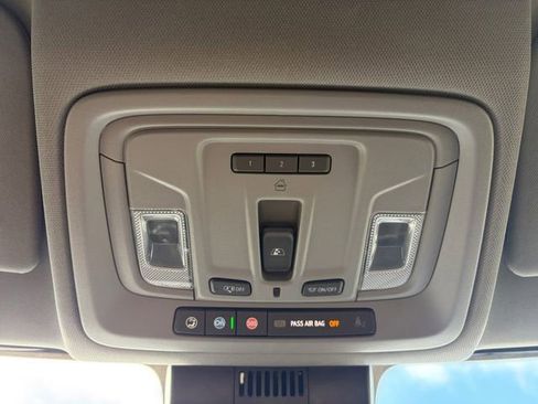 Used 2022 GMC Sierra 1500 SLT w/ SLT Convenience Package image 12