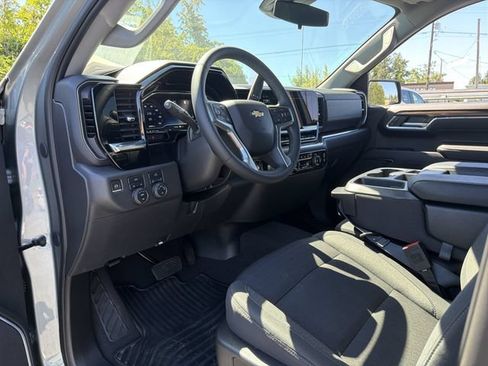 Used 2023 Chevrolet Silverado 1500 LT AWD/4WD image 12