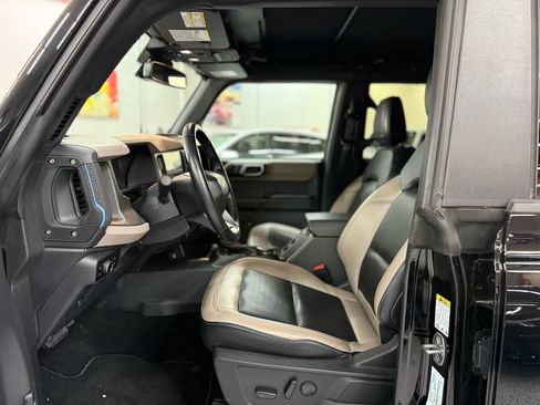 Used 2024 Ford Bronco Wildtrak AWD/4WD image 11