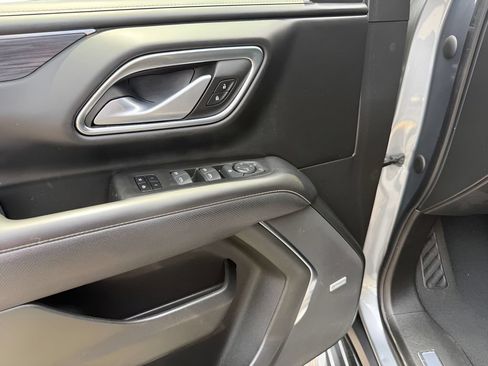 Used 2022 GMC Yukon XL SLT AWD/4WD image 39