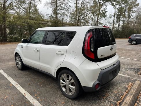 Used 2014 Kia Soul + image 10