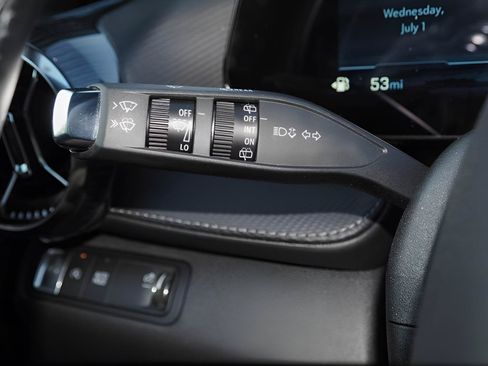 Certified 2026 Chevrolet Equinox LT FWD image 26