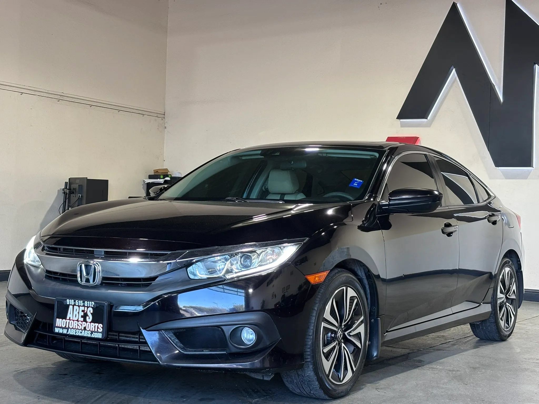Used 2017 Honda Civic EX-T image 1