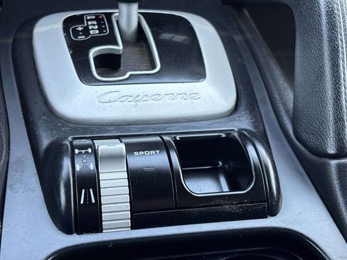 Used 2010 Porsche Cayenne AWD/4WD image 20