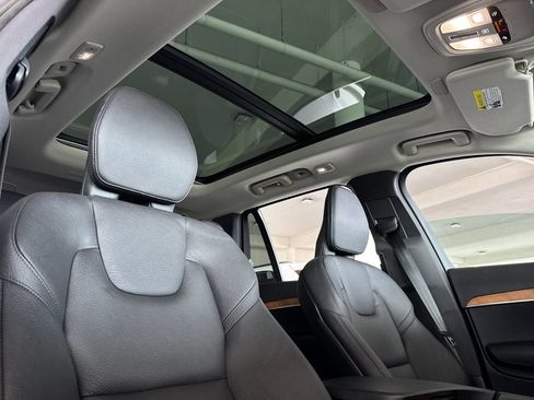 Certified 2023 Volvo XC90 T8 Plus AWD/4WD image 17