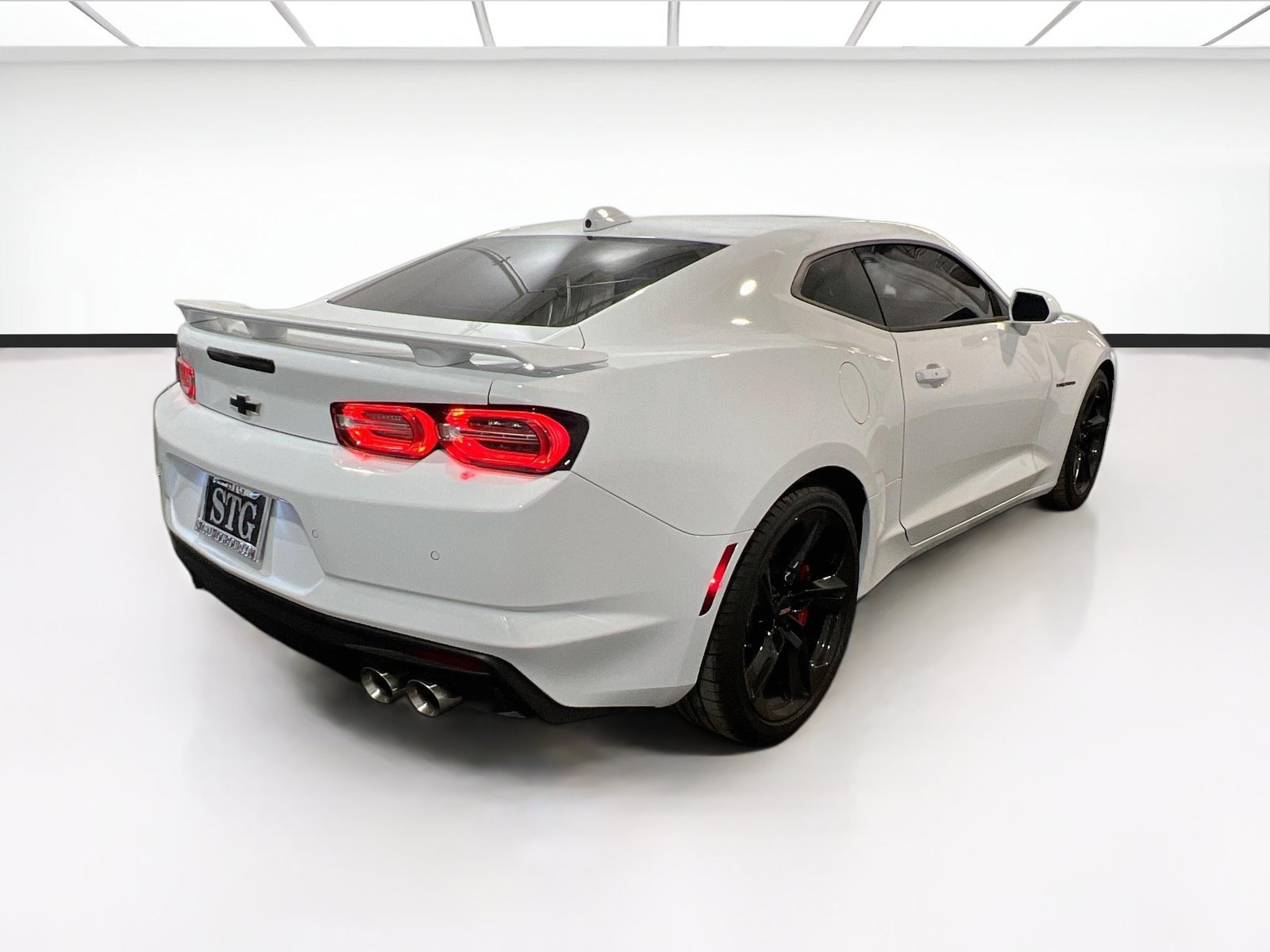 Used 2023 Chevrolet Camaro SS RWD image 4