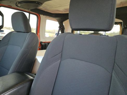 Used 2023 Jeep Wrangler Unlimited Sport image 23