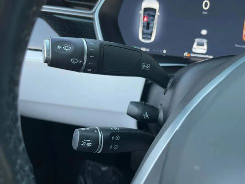 Used 2018 Tesla Model X 75D image 25