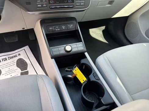 Used 2024 Hyundai Kona SEL FWD image 18