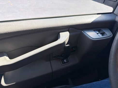 Used 2018 GMC Savana 2500 w/ Driver Convenience Package RWD image 29