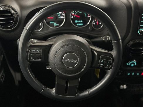 Used 2017 Jeep Wrangler Unlimited Sahara image 2