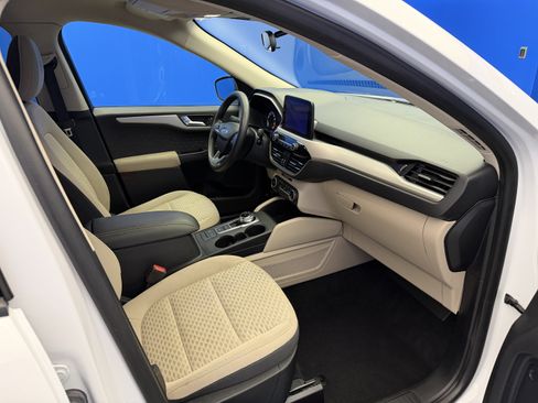 Used 2020 Ford Escape SE FWD image 25