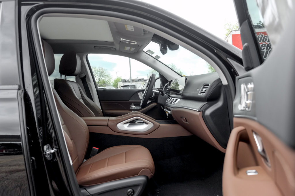 Used 2026 Mercedes-Benz GLS 450 4MATIC image 24