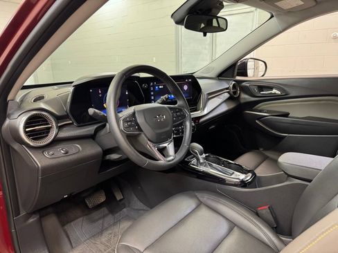 Used 2024 Chevrolet Trax ACTIV w/ Driver Confidence Package FWD image 12