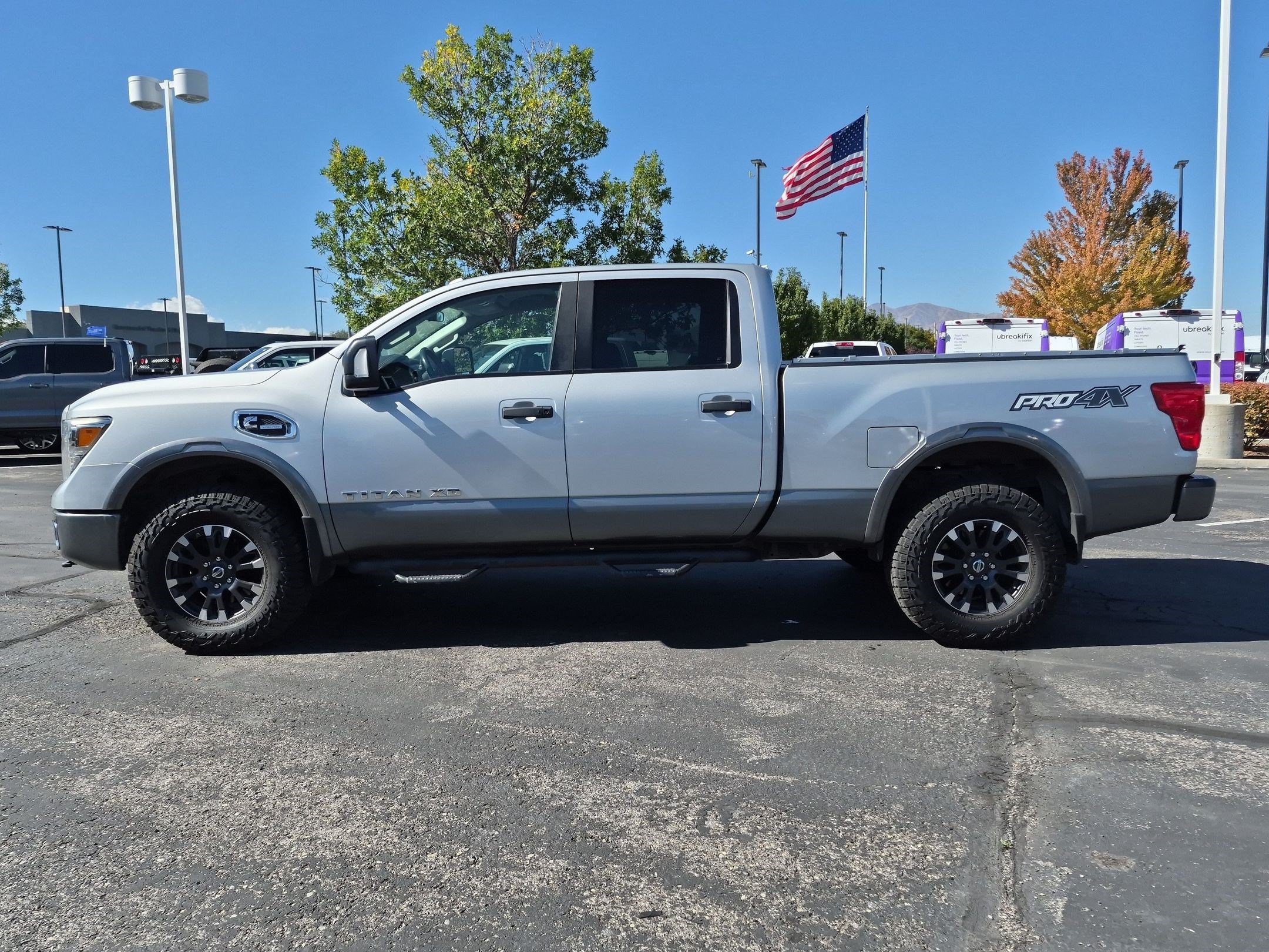 Used 2017 Nissan Titan PRO-4X AWD/4WD image 9