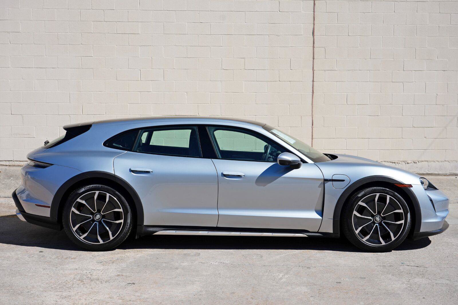Used 2022 Porsche Taycan 4S AWD/4WD image 55