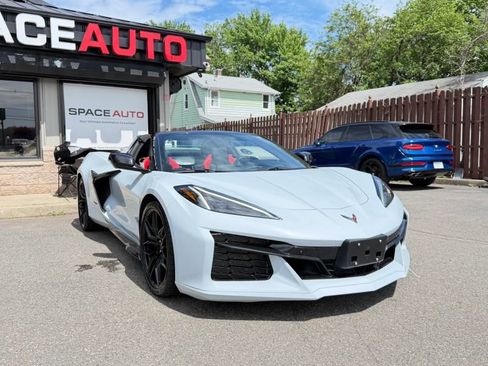 Used 2023 Chevrolet Corvette Z06 RWD image 4