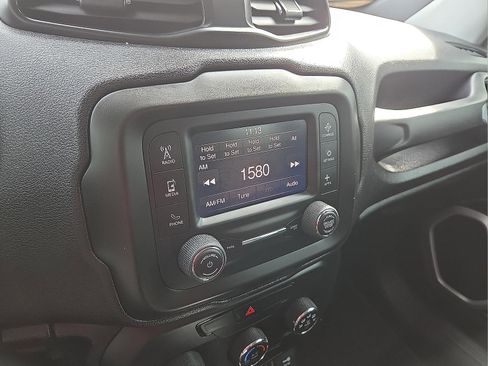 Used 2020 Jeep Renegade Sport image 16