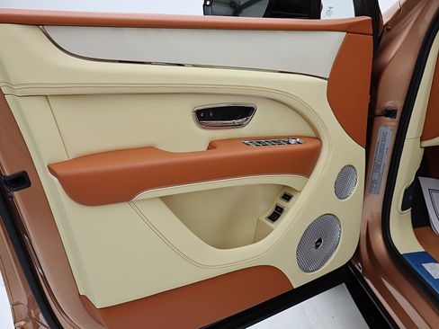 Certified 2023 Bentley Bentayga AWD/4WD image 51