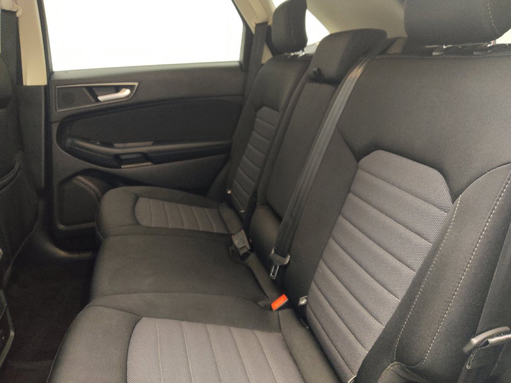 Used 2018 Ford Edge SE FWD image 18